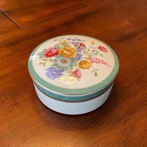 Mikasa Trinket / Jewelry Box large "Andrea"